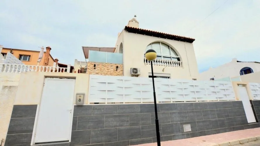 Villa de 5 dormitorios en San Miguel de Salinas, Spain No. 31109 № 18