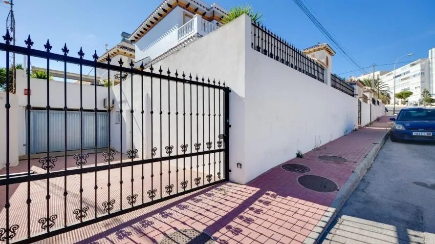 Сasa de 3 dormitorios en La Mata, Spain No. 31251 № 22