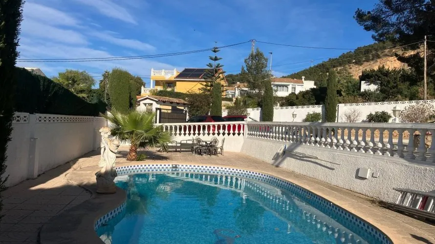 Villa de 4 dormitorios en Albir, Spain No. 30982
