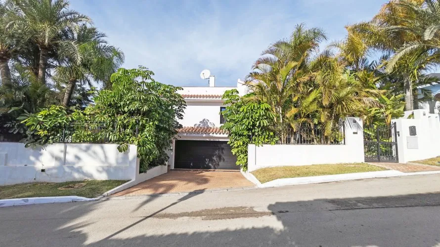 Villa de 4 dormitorios en Marbella, Spain No. 30549 № 13