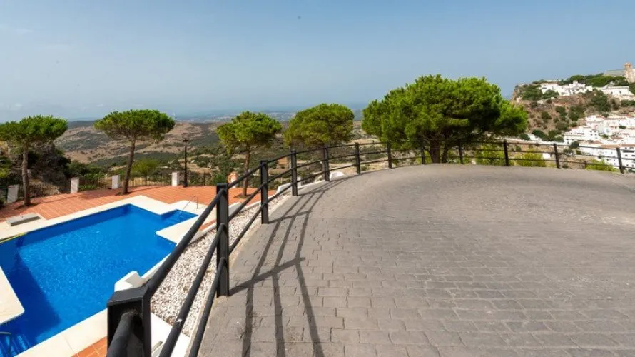 Casa adosada de 3 dormitorios en Casares, Spain No. 30731 № 1