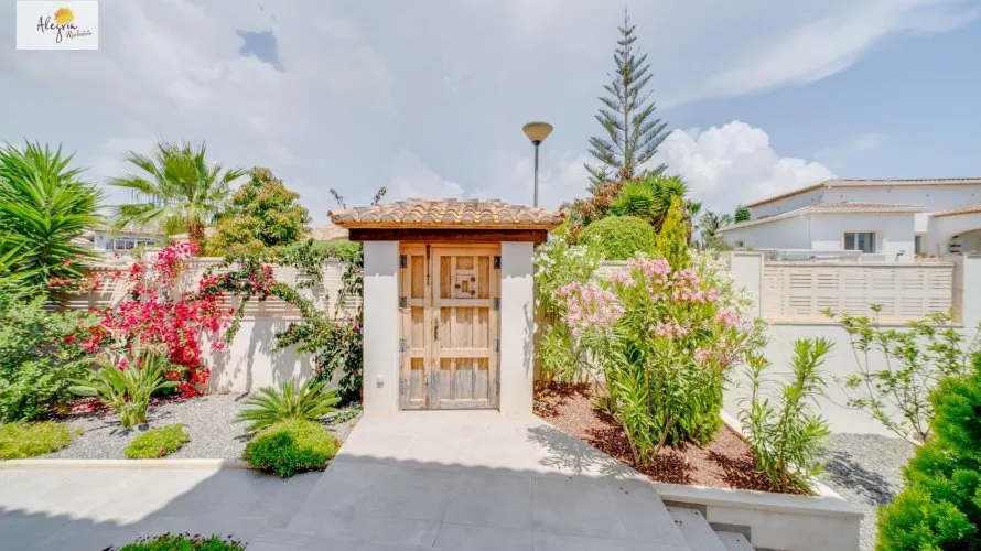 Villa de 5 dormitorios en Calpe, Spain No. 30901 № 3