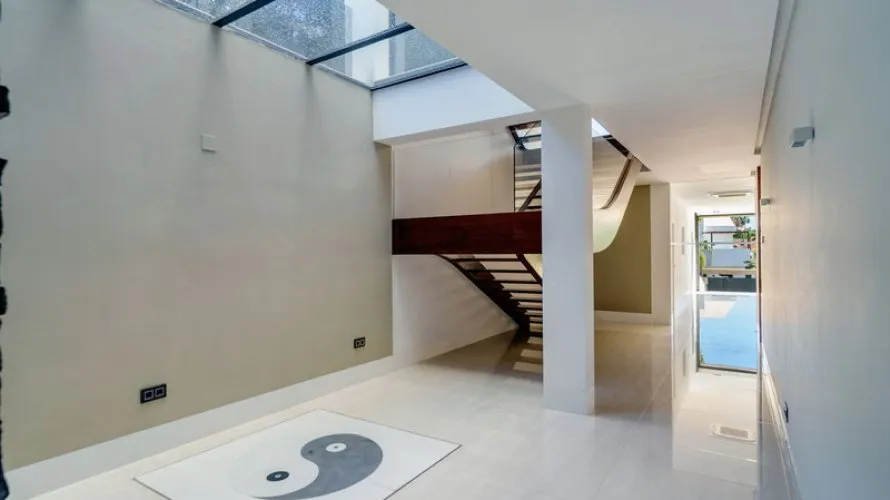 Villa de 6 dormitorios en Nueva Andalucía, Spain No. 30574 № 1