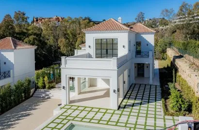 Villa de 4 dormitorios en Nueva Andalucía, Spain No. 30545