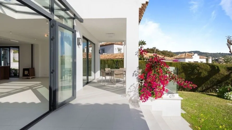 Villa de 4 dormitorios en Marbella, Spain No. 31052 № 2