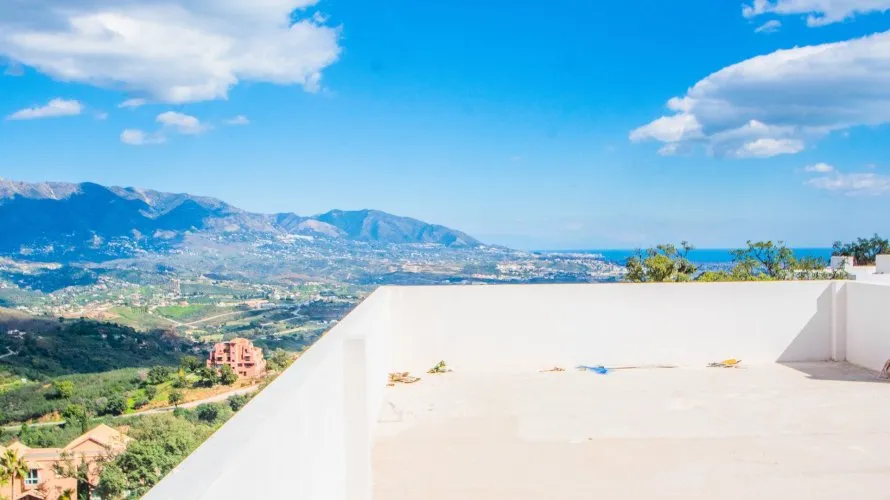 Villa de 4 dormitorios en Marbella, Spain No. 30525 № 1