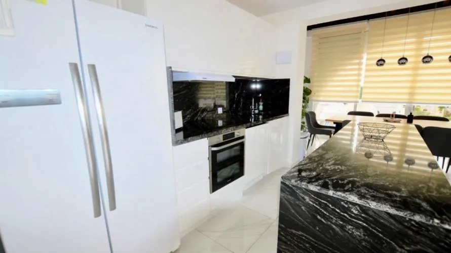 Villa de 5 dormitorios en San Miguel de Salinas, Spain No. 31109 № 21