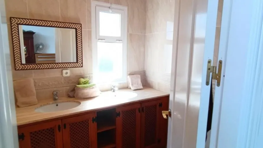 Villa de 5 dormitorios en Sotogrande, Spain No. 30596 № 11