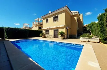 Villa de 3 dormitorios en Ciudad Quesada, Spain No. 30927