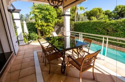 Villa de 5 dormitorios en Marbella, Spain No. 30506