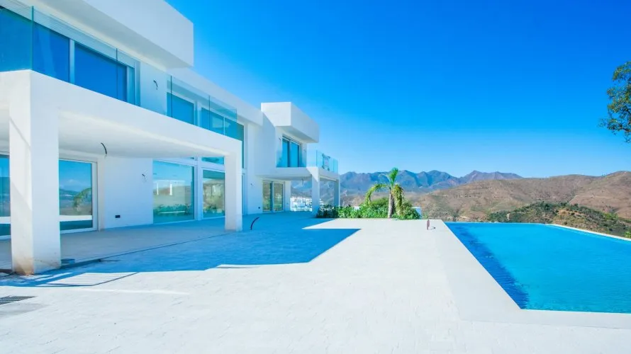 Villa de 4 dormitorios en Marbella, Spain No. 30531 № 10