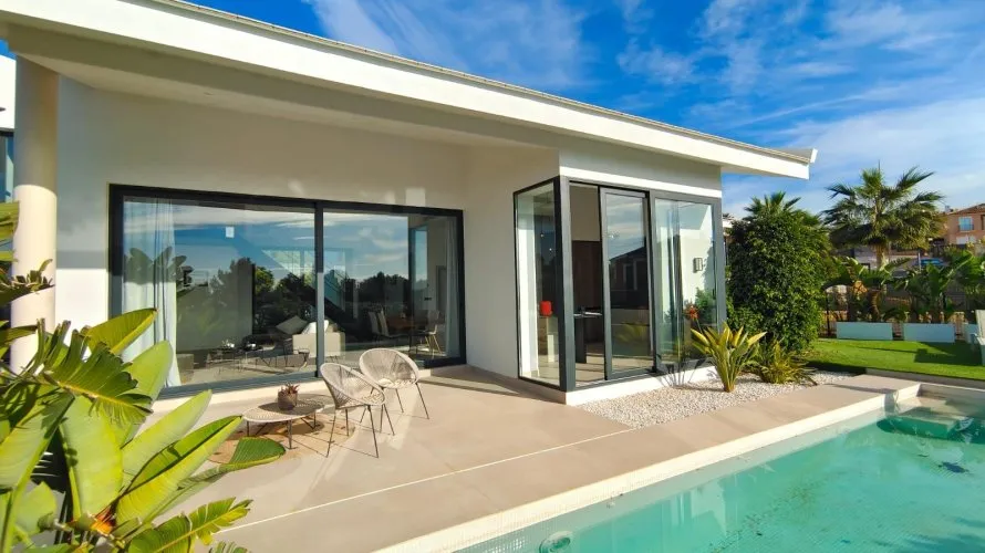 Villa de 4 dormitorios en Finestrat, Spain No. 31175