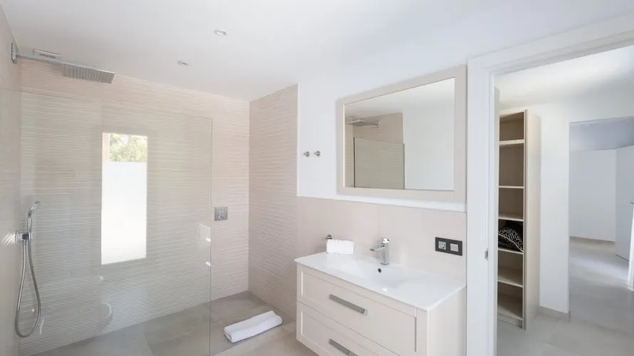 Villa de 4 dormitorios en Marbella, Spain No. 30581 № 25