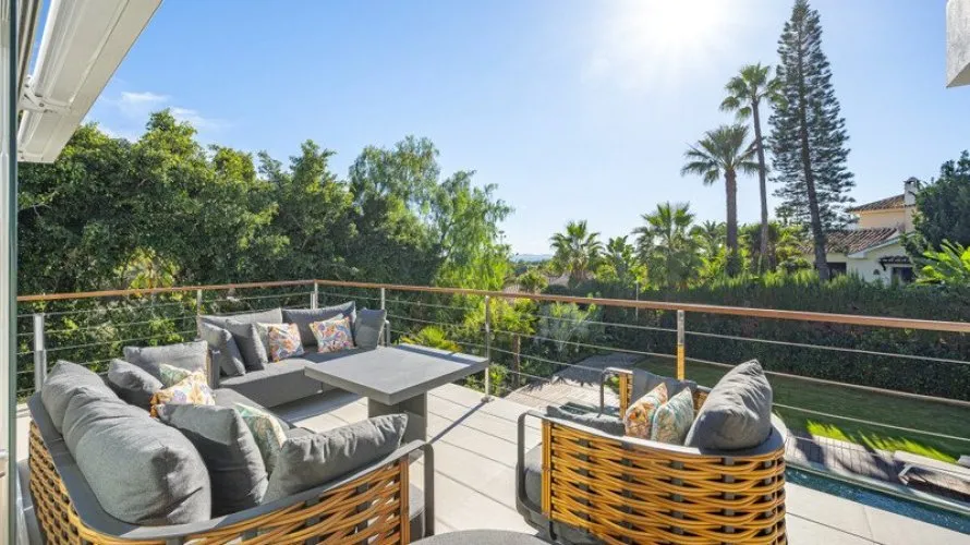 Villa de 5 dormitorios en Marbella, Spain No. 30641 № 10