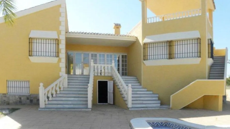 Villa de 3 dormitorios en La Manga del Mar Menor, Spain No. 30803 № 3