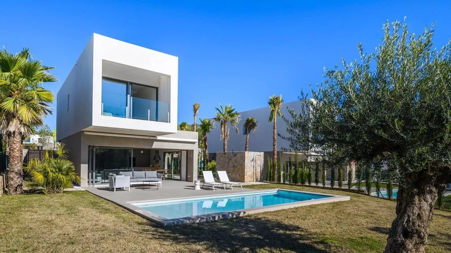 Villa de 134m² en San Miguel de Salinas, Spain No. 30973 № 4