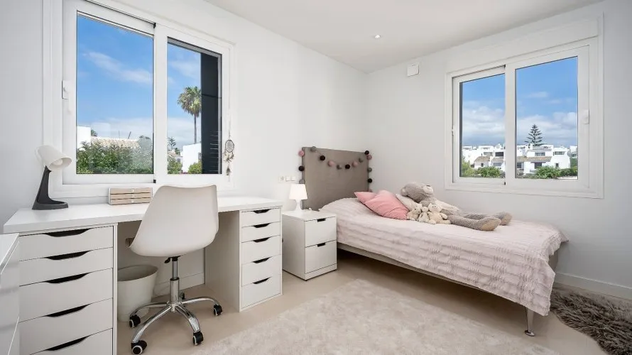 Casa adosada de 4 dormitorios en Cortes (San Pedro De Alcantara), Spain No. 30495 № 4