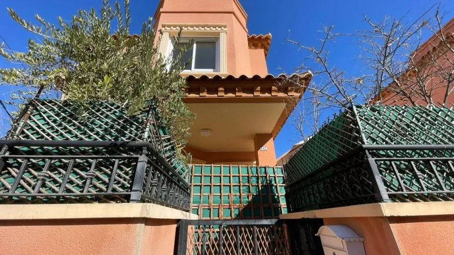 Сasa de 272m² en Bigastro, Spain No. 30877