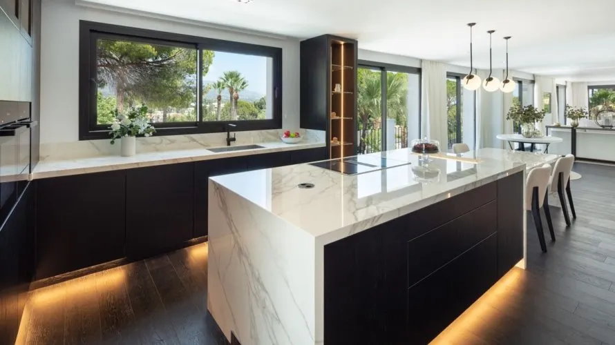 Villa de 5 dormitorios en Marbella, Spain No. 30594 № 16