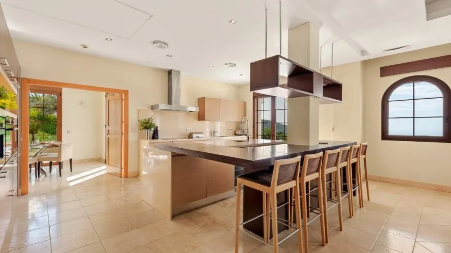 Villa de 5 dormitorios en Benahavís, Spain No. 30776 № 8