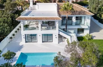 Сasa de 4 dormitorios en Marbella, Spain No. 31036