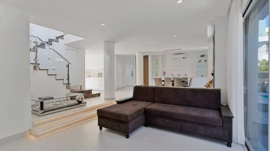 Villa de 6 dormitorios en Cortes (San Pedro De Alcantara), Spain No. 31124 № 10