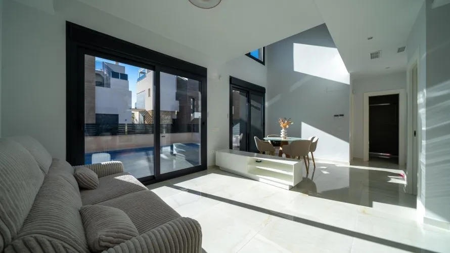 Сasa de 3 dormitorios en La Zenia, Spain No. 30704 № 6