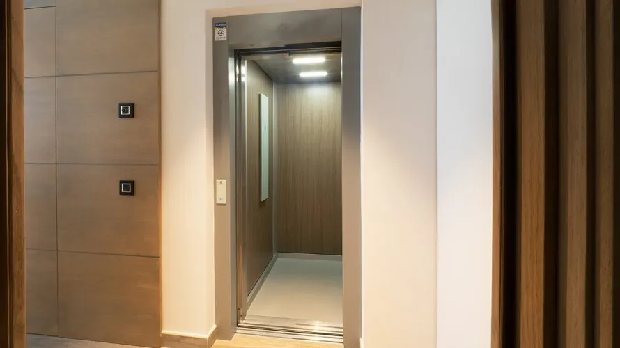 Villa de 6 dormitorios en Benahavís, Spain No. 30544 № 2