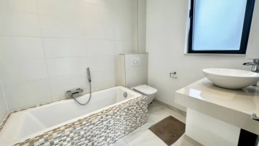 Villa de 5 dormitorios en Mijas Costa, Spain No. 30618 № 7