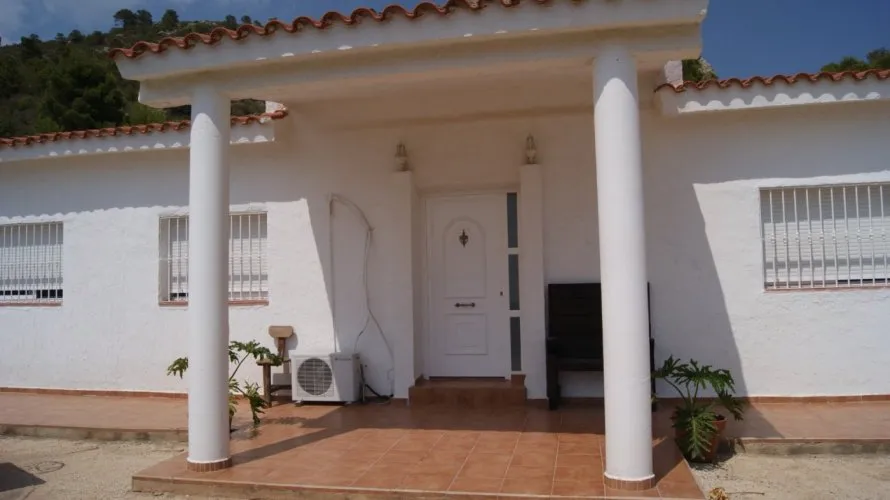 Villa de 3 dormitorios en Finestrat, Spain No. 30824