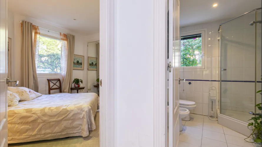 Villa de 4 dormitorios en Marbella, Spain No. 31131 № 22