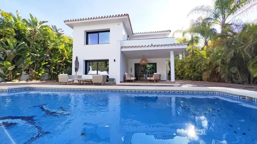 Villa de 4 dormitorios en Marbella, Spain No. 30549