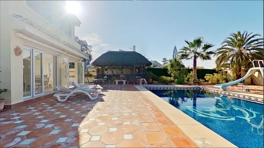 Villa de 3 dormitorios en Mijas Costa, Spain No. 31074 № 2