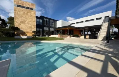 Villa de 7 dormitorios en Dehesa De Campoamor, Spain No. 30715