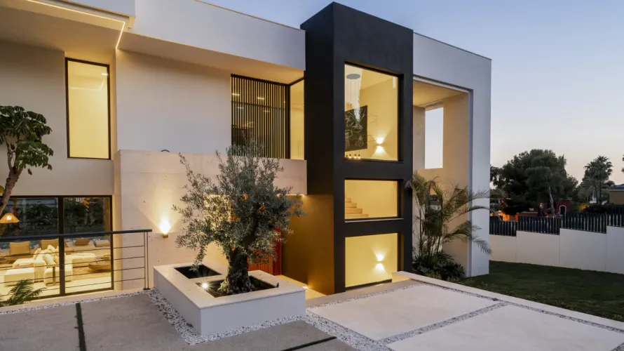 Villa de 5 dormitorios en Marbella, Spain No. 30728 № 24