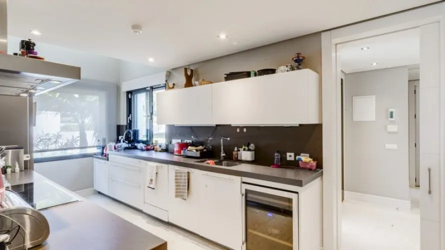 Villa de 5 dormitorios en Marbella, Spain No. 31050 № 4