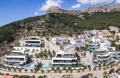Villa de 4 dormitorios en Calpe, Spain No. 30650