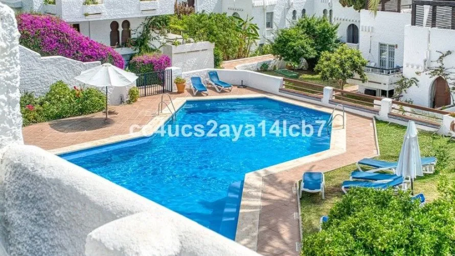 Casa adosada de 3 dormitorios en Nueva Andalucía, Spain No. 31068 № 11