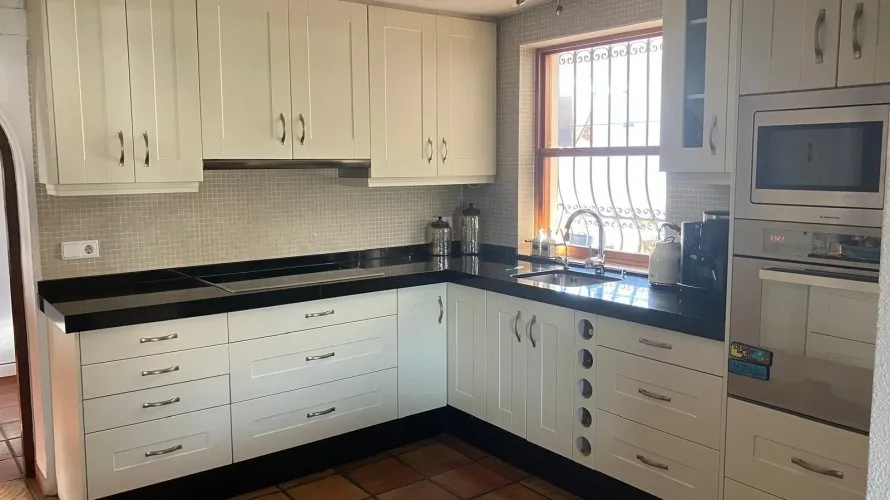 Villa de 4 dormitorios en Albir, Spain No. 30982 № 15