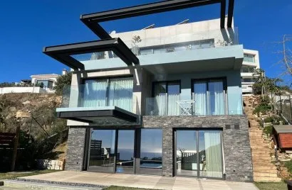 Villa de 5 dormitorios en Mijas, Spain No. 30601