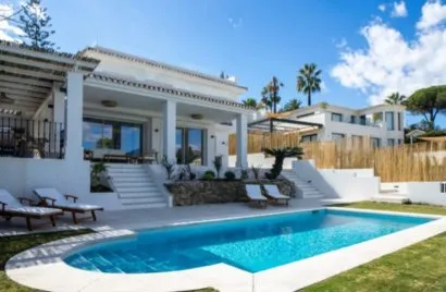 Villa de 5 dormitorios en Marbella, Spain No. 30608