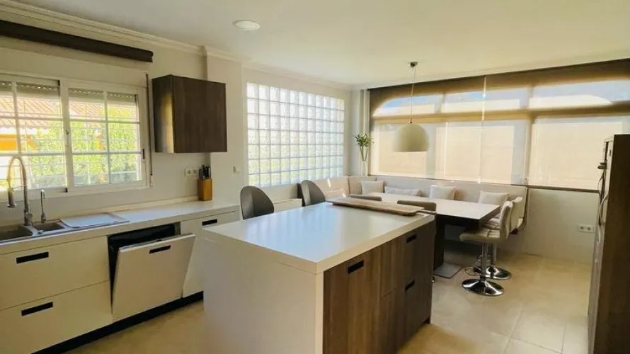 Villa de 4 dormitorios en Torrevieja, Spain No. 30690 № 11