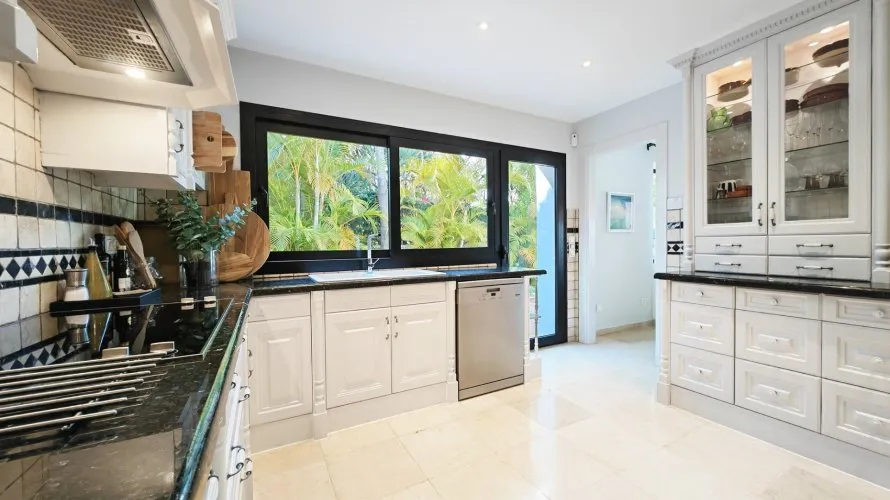 Villa de 4 dormitorios en Marbella, Spain No. 30549 № 7