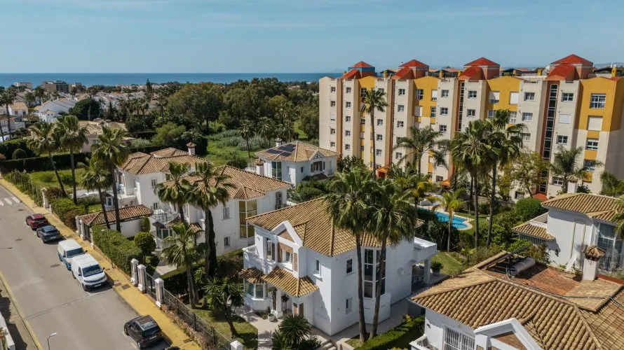 Сasa de 4 dormitorios en Estepona, Spain No. 31037 № 11