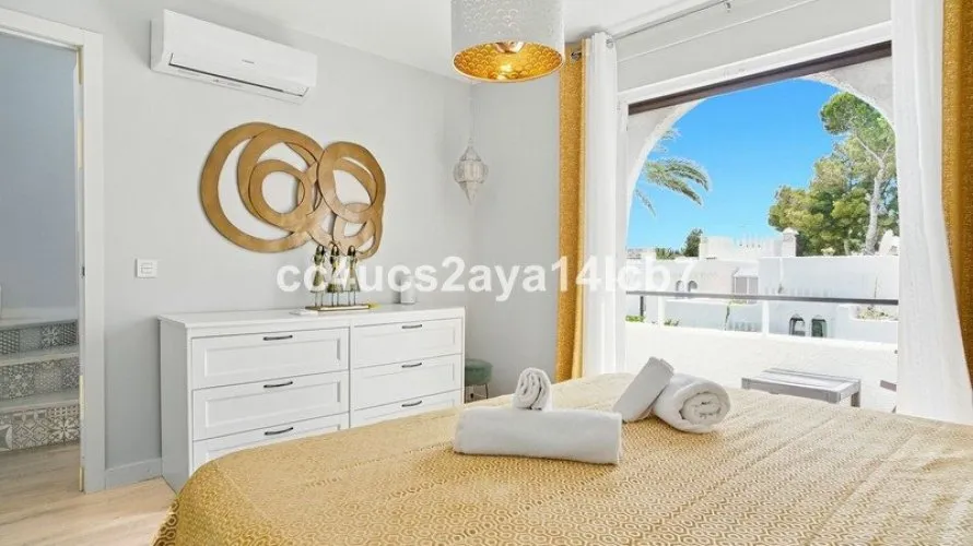 Casa adosada de 3 dormitorios en Nueva Andalucía, Spain No. 31068 № 28