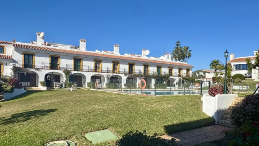 Casa adosada de 4 dormitorios en Mijas Costa, Spain No. 31045 № 15