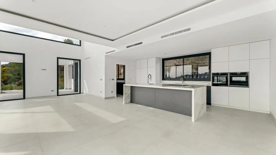 Villa de 5 dormitorios en Benahavís, Spain No. 30584 № 8