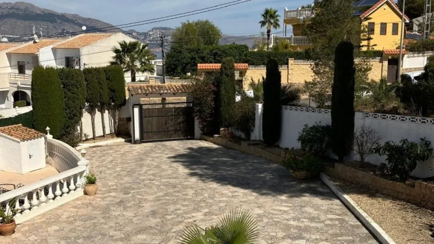 Villa de 4 dormitorios en Albir, Spain No. 30982 № 24