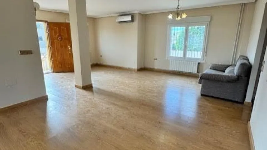 Villa de 4 dormitorios en Alicante, Spain No. 30946 № 20