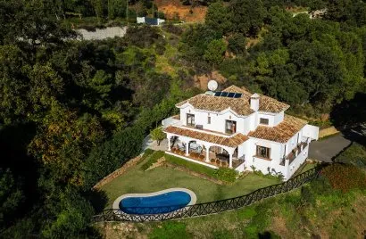 Сasa de 4 dormitorios en Benahavís, Spain No. 30752